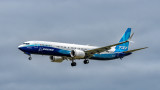 Пореден проблем за Boeing 737 MAX: FAA проверява стотици самолети, моделът лети и в Европа